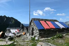 Die Hütten werden leergeräumt Die Hütten werden leergeräumt